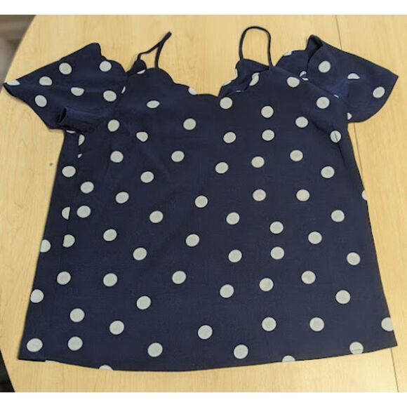 Monteau Los Angeles Polka Dot Cold Shoulder Top Women's Size Medium - Picture 2 of 5